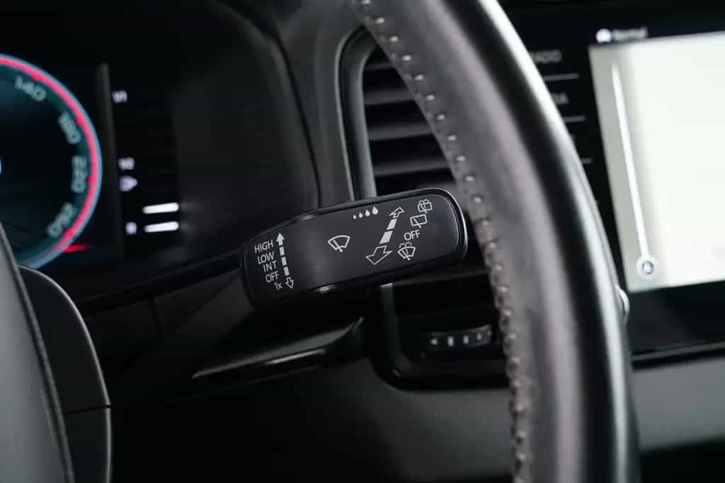 Skoda Karoq SPORTLINE 1.5TSI DSG 1.HAND MATRIX-LED uvm 09/2023-photo-16
