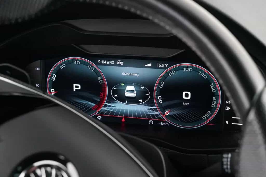 Skoda Karoq SPORTLINE 1.5TSI DSG 1.HAND MATRIX-LED uvm 09/2023-photo-17