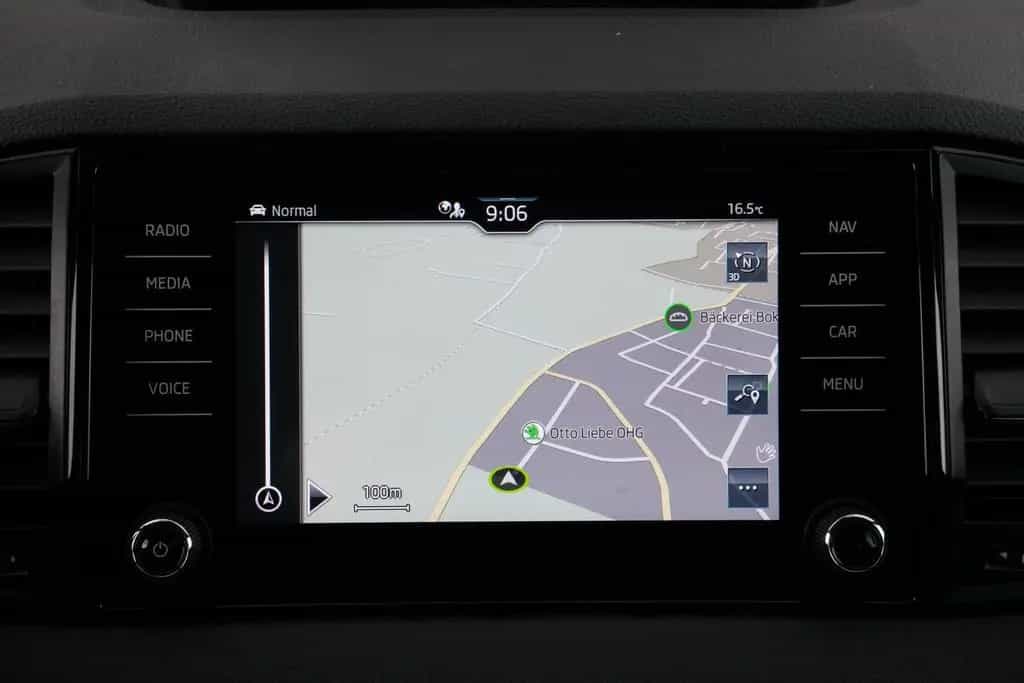 Skoda Karoq SPORTLINE 1.5TSI DSG 1.HAND MATRIX-LED uvm 09/2023-photo-22