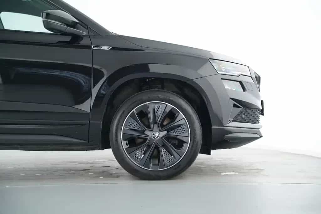 Skoda Karoq SPORTLINE 1.5TSI DSG 1.HAND MATRIX-LED uvm 09/2023-photo-4