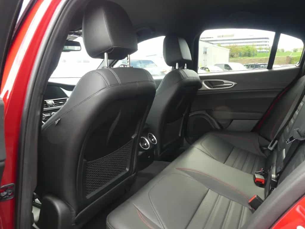 Alfa Romeo Giulia COMPETIZIONE 2.0 TURBO 16V 280 PS AT8 Q4 10/2023-photo-10