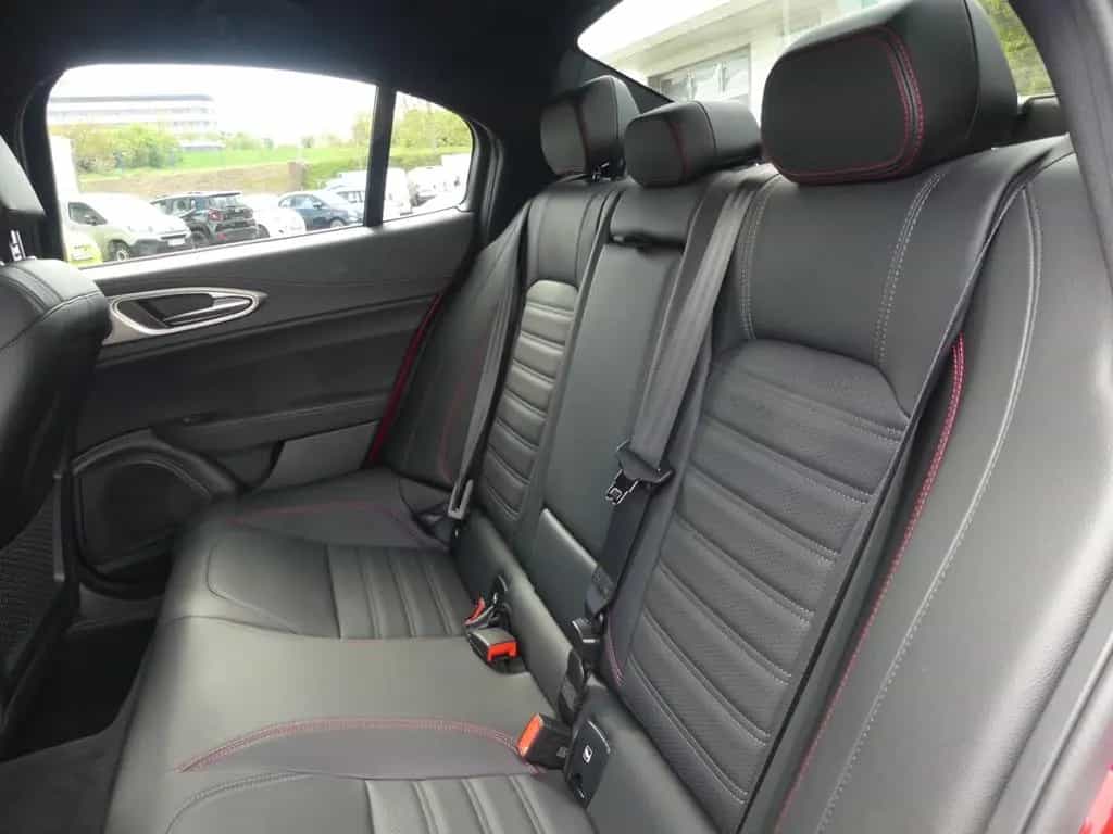 Alfa Romeo Giulia COMPETIZIONE 2.0 TURBO 16V 280 PS AT8 Q4 10/2023-photo-11
