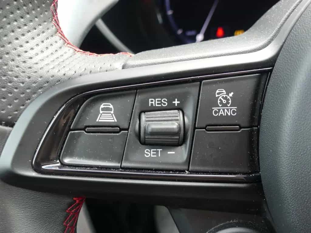 Alfa Romeo Giulia COMPETIZIONE 2.0 TURBO 16V 280 PS AT8 Q4 10/2023-photo-24