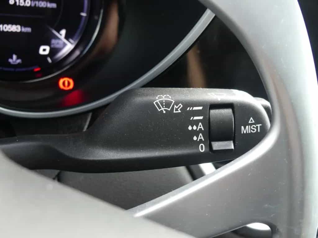 Alfa Romeo Giulia COMPETIZIONE 2.0 TURBO 16V 280 PS AT8 Q4 10/2023-photo-32