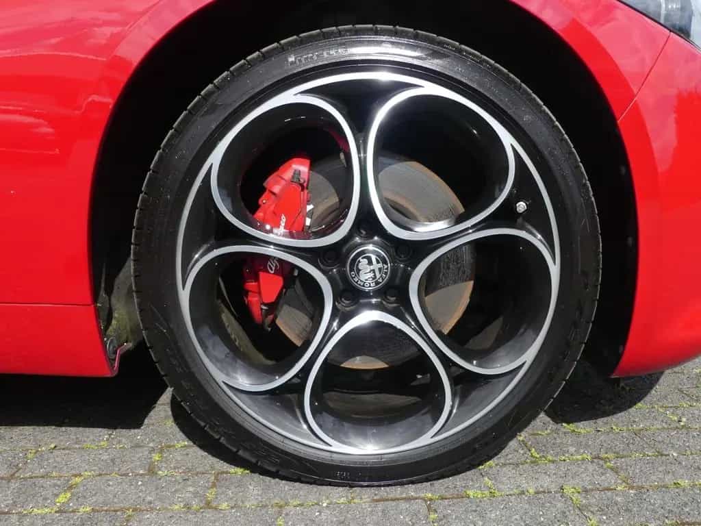 Alfa Romeo Giulia COMPETIZIONE 2.0 TURBO 16V 280 PS AT8 Q4 10/2023-photo-41