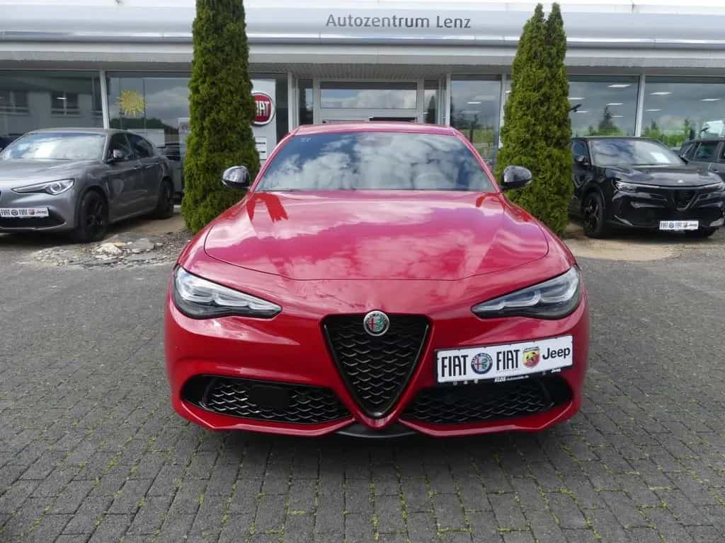 Alfa Romeo Giulia COMPETIZIONE 2.0 TURBO 16V 280 PS AT8 Q4 10/2023-photo-7