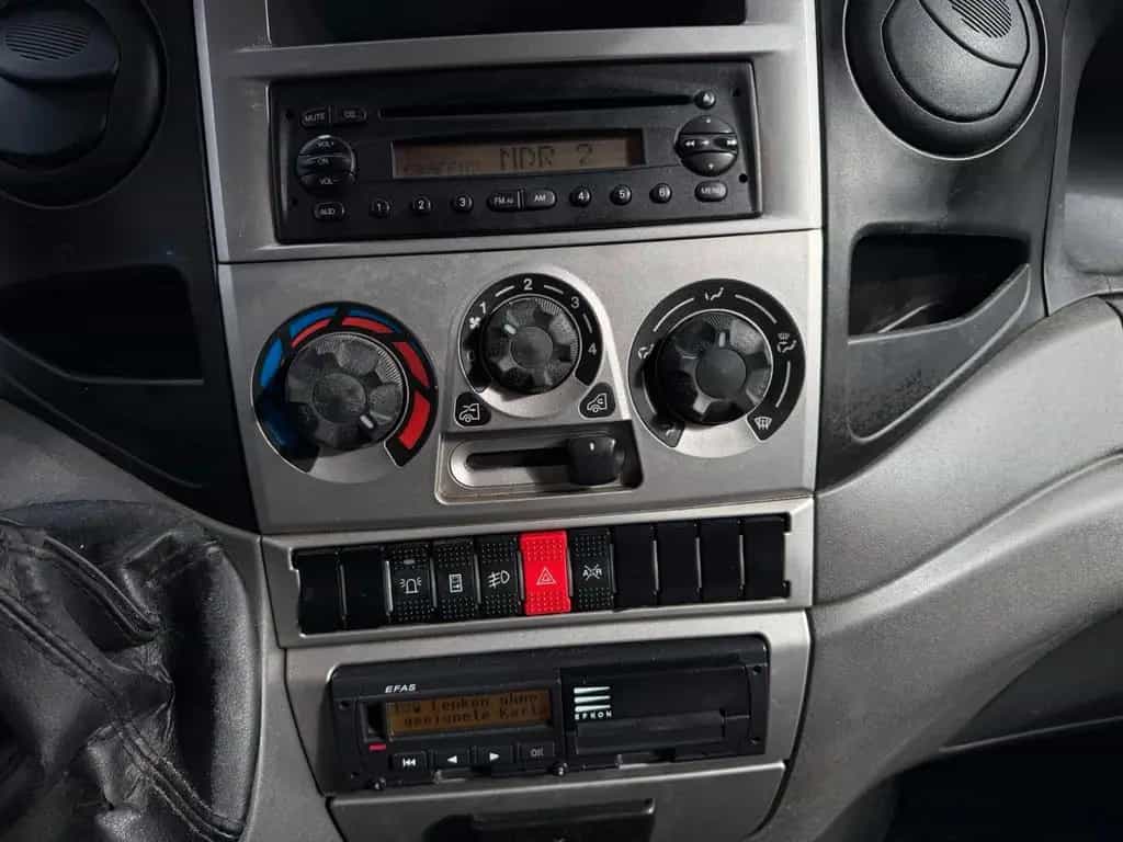 Iveco Pritsche 2.3/AHK/KRAN/19% MwSt./7 Sitzer 06/2010-photo-8