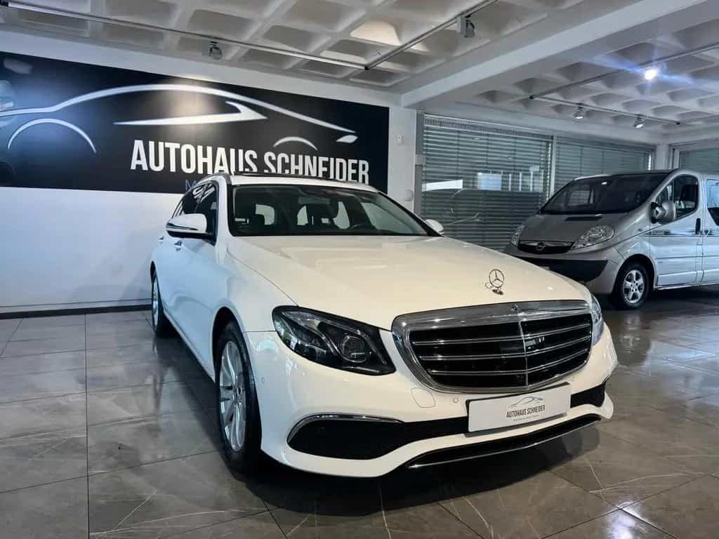 Mercedes-Benz E-Class 200 T-Modell *1.Hd*Erst 61tkm*Navi*360° Kamera 04/2017-photo-8