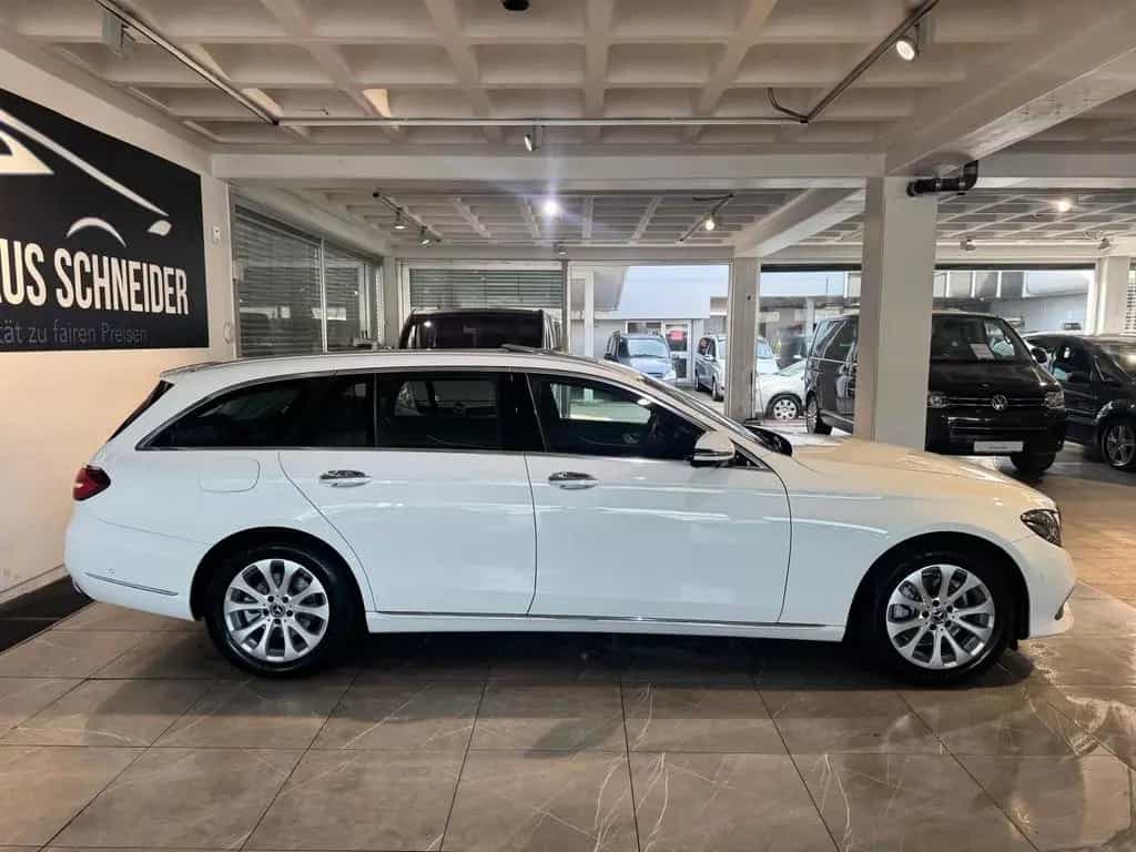 Mercedes-Benz E-Class 200 T-Modell *1.Hd*Erst 61tkm*Navi*360° Kamera 04/2017-photo-9