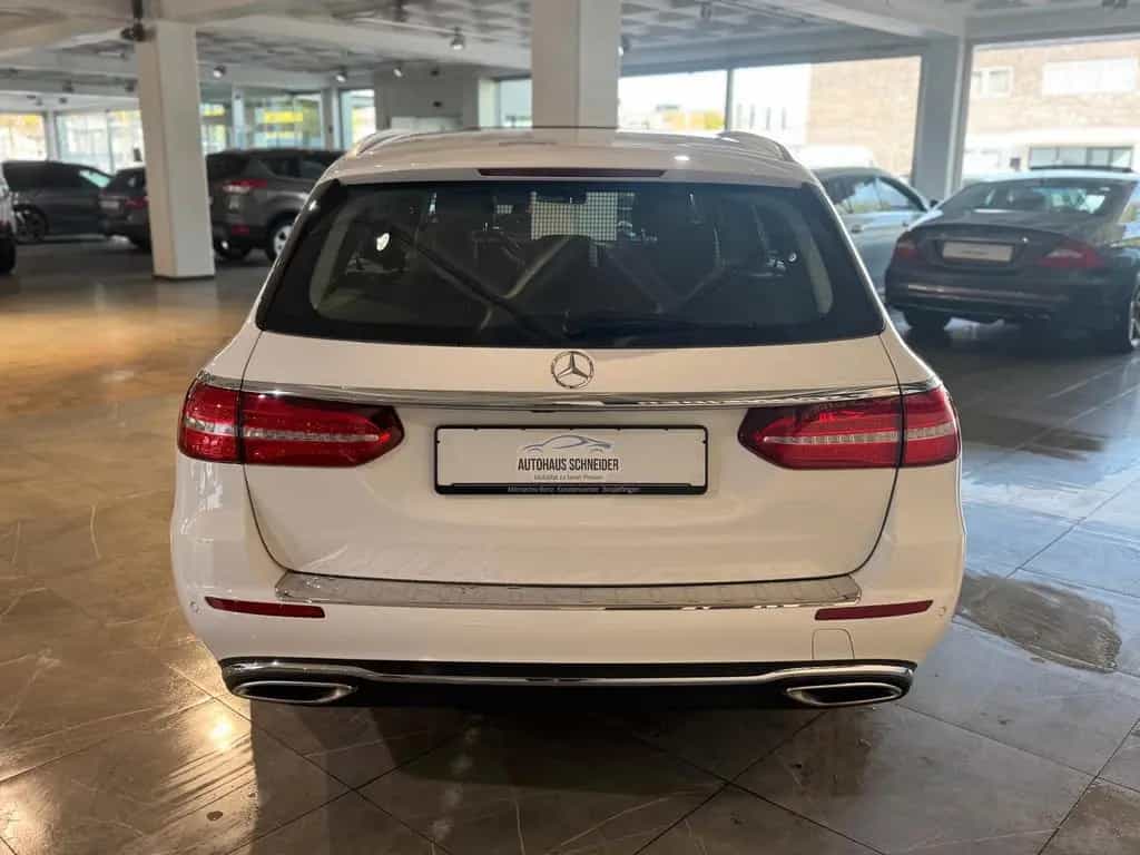 Mercedes-Benz E-Class 200 T-Modell *1.Hd*Erst 61tkm*Navi*360° Kamera 04/2017-photo-3