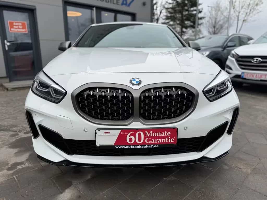 BMW M135 i xDrive 07/2021-photo-2