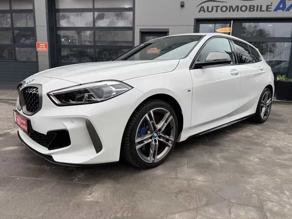 BMW M135 i xDrive 07/2021-photo-3