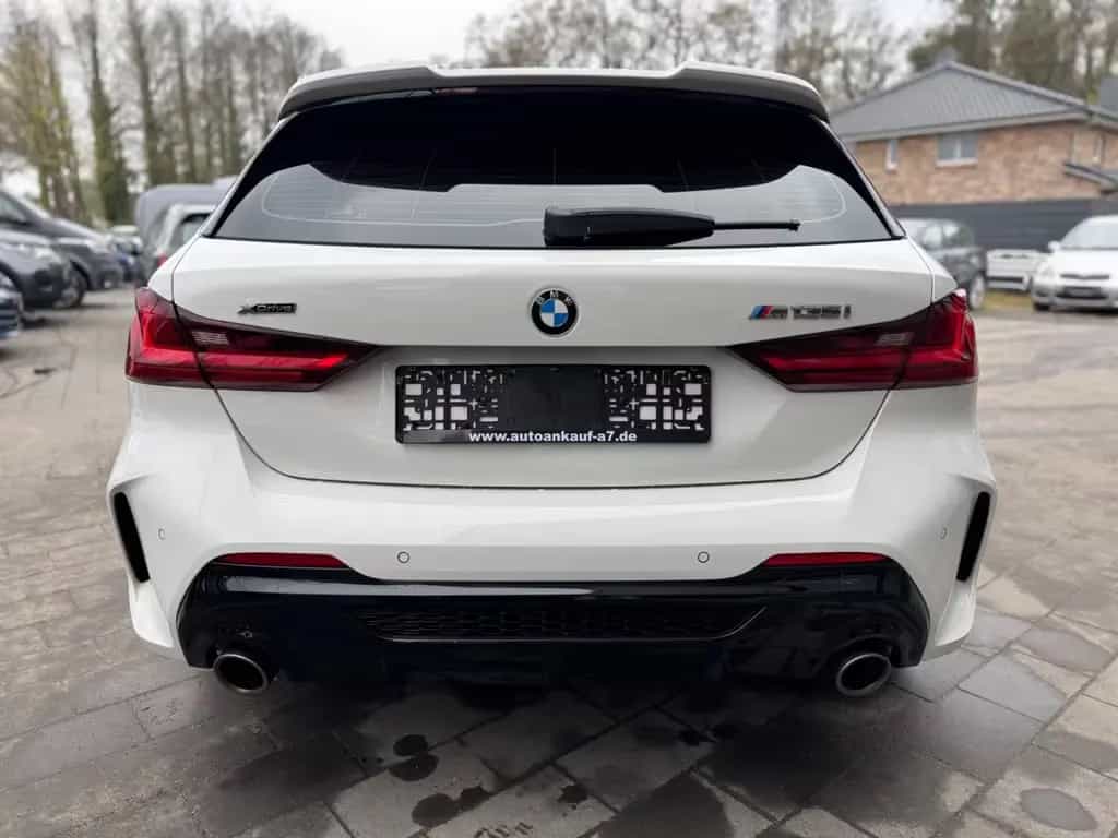 BMW M135 i xDrive 07/2021-photo-5