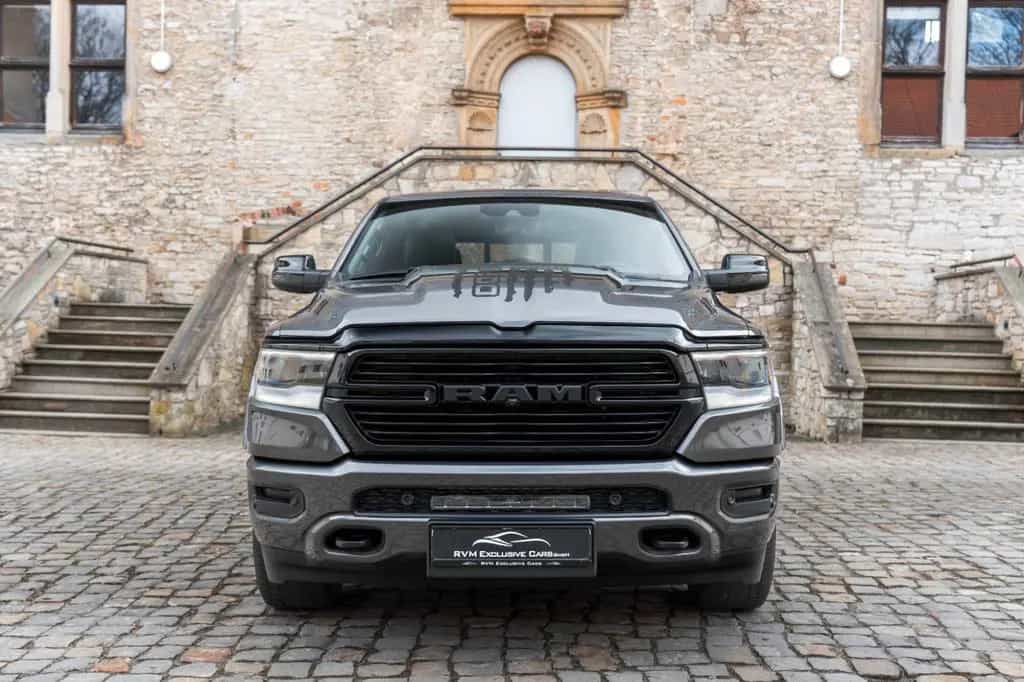 Dodge RAM 5,7L Laramie CC 4X4 360° LED CARPLAY LPG AHK 11/2023-photo-1