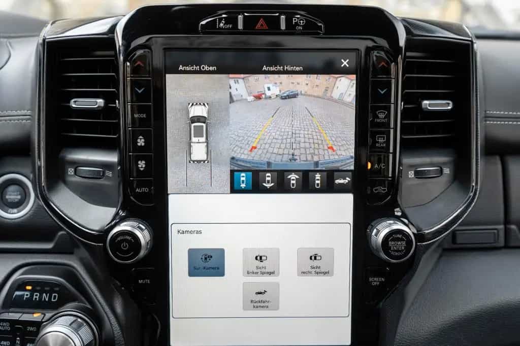 Dodge RAM 5,7L Laramie CC 4X4 360° LED CARPLAY LPG AHK 11/2023-photo-14