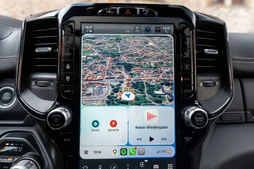 Dodge RAM 5,7L Laramie CC 4X4 360° LED CARPLAY LPG AHK 11/2023-photo-15