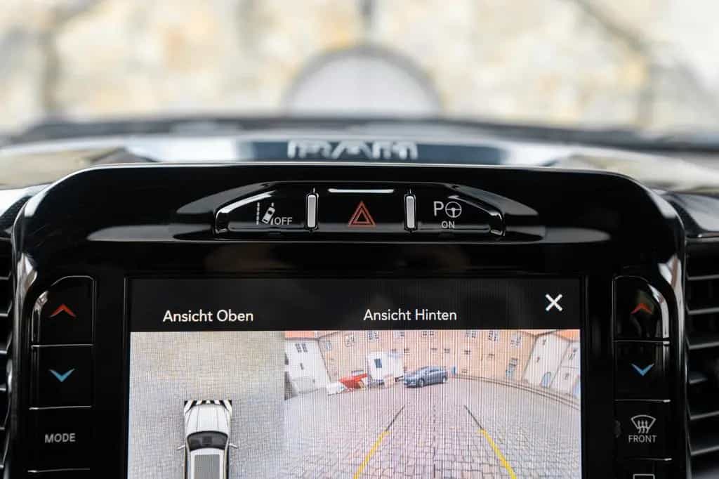 Dodge RAM 5,7L Laramie CC 4X4 360° LED CARPLAY LPG AHK 11/2023-photo-36