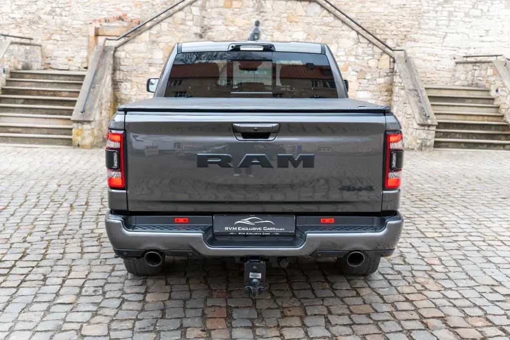 Dodge RAM 5,7L Laramie CC 4X4 360° LED CARPLAY LPG AHK 11/2023-photo-9