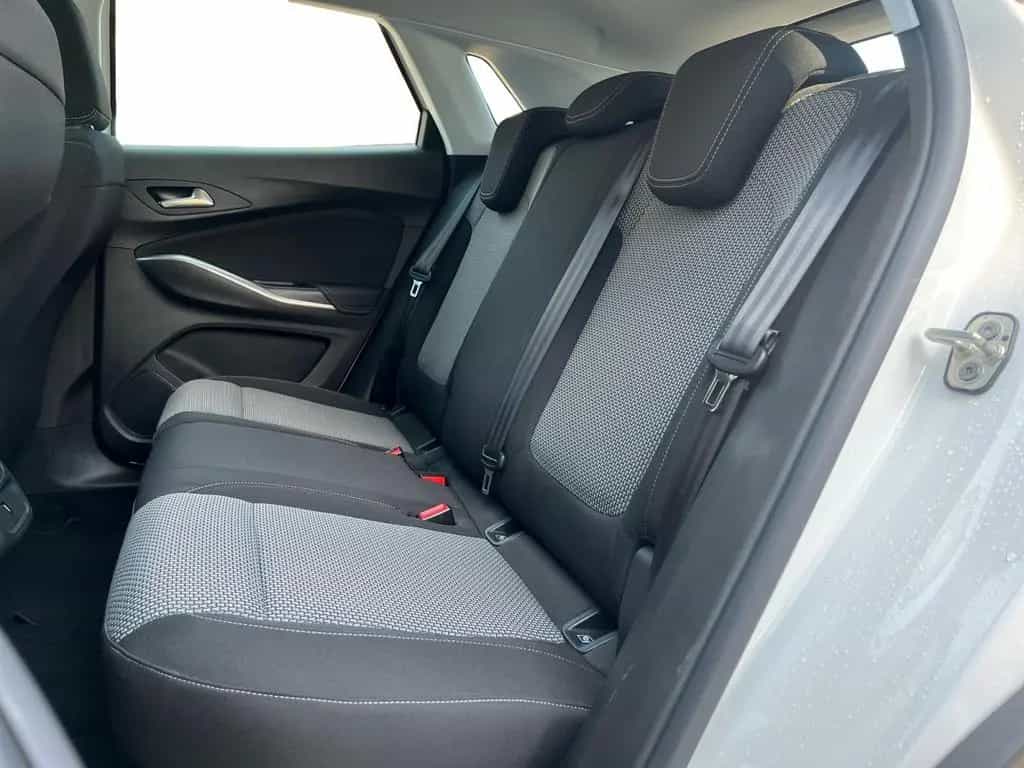 Opel Grandland (X) Edition 1.2 Turbo/LED/NAVI/CARPLAY 04/2019-photo-12