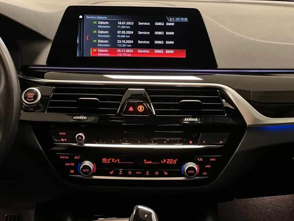 BMW 5 Series 520d xDrive Sport Line LC+/ParkAssist/DA+/Hi-Fi 08/2020-photo-17