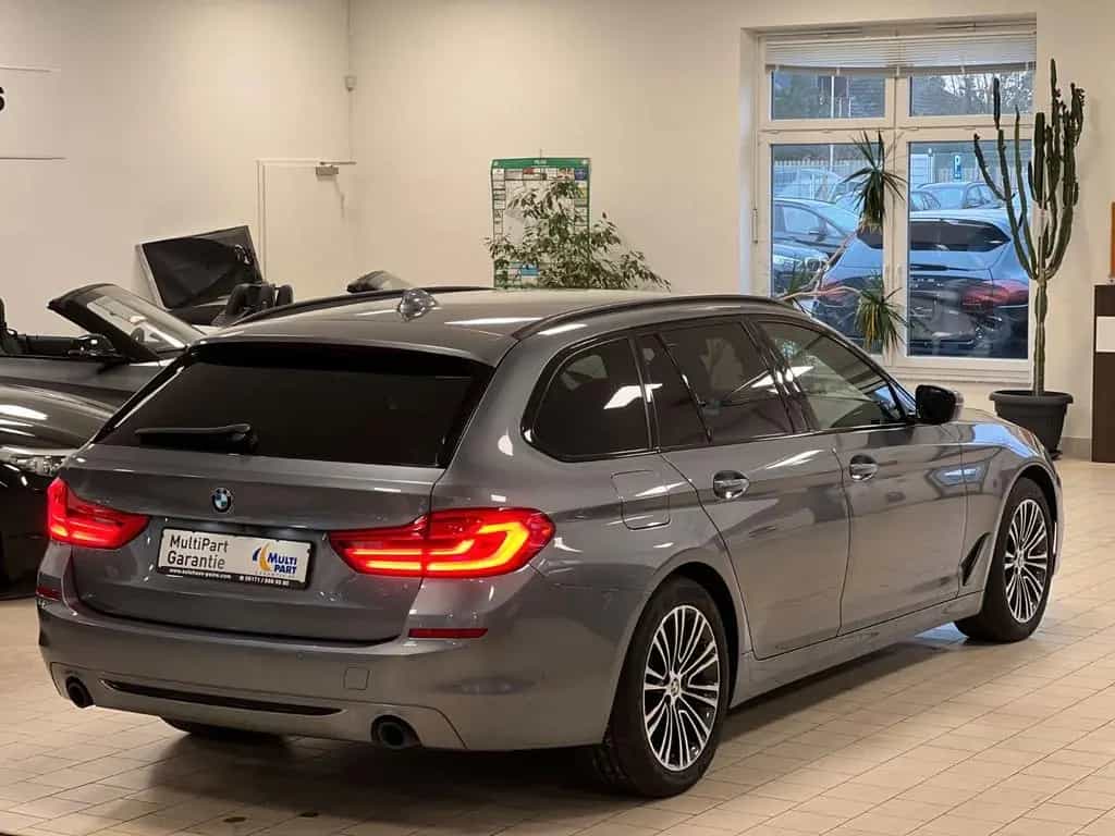 BMW 5 Series 520d xDrive Sport Line LC+/ParkAssist/DA+/Hi-Fi 08/2020-photo-9