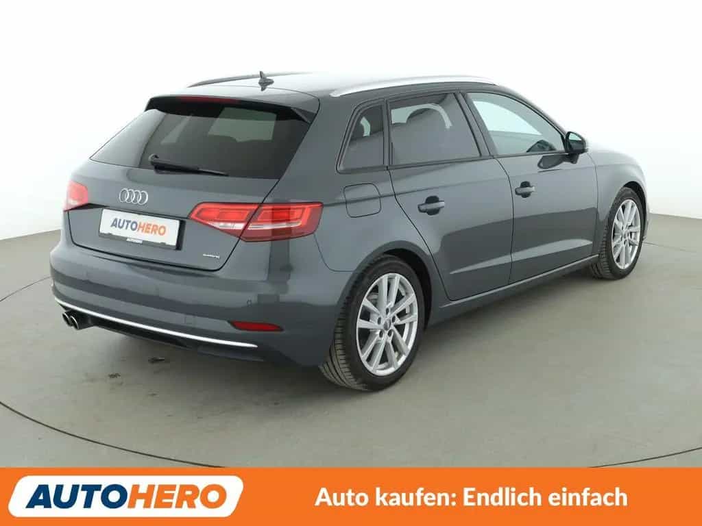 Audi A3 Sportback 2.0 TFSI quattro Sport Aut.*AHK*NAV 07/2018-photo-5