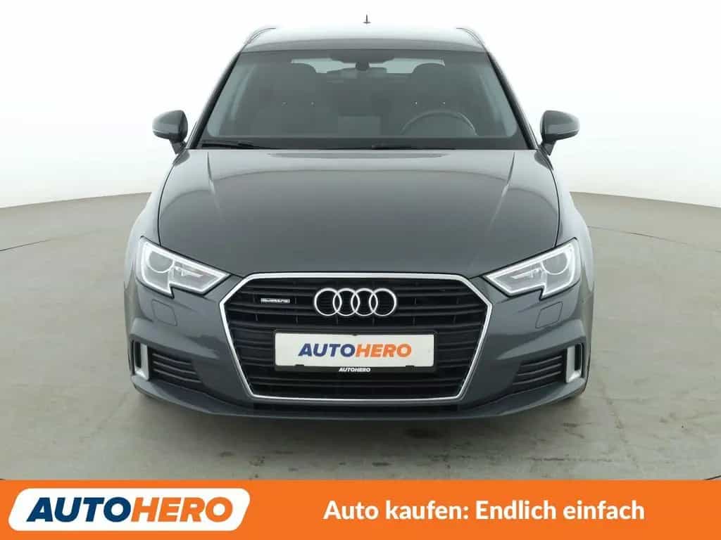 Audi A3 Sportback 2.0 TFSI quattro Sport Aut.*AHK*NAV 07/2018-photo-8