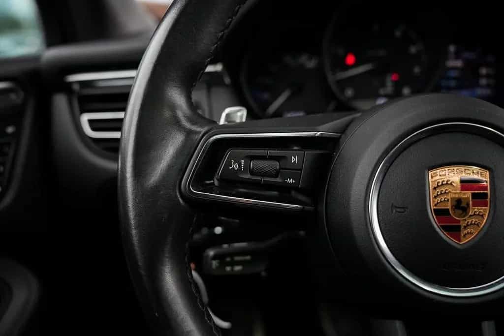 Porsche Macan 2.0 l luftfederung l Memory-pakket l licht 01/2022-photo-9