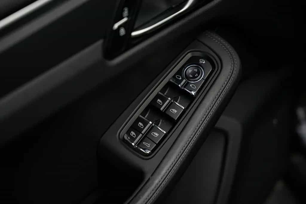 Porsche Macan 2.0 l luftfederung l Memory-pakket l licht 01/2022-photo-23
