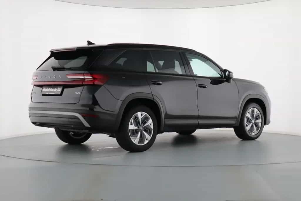 Skoda Kodiaq SELECTION 2.0TSI DSG 4x4 7-SITZE+ACCuvm 06/2025-photo-5