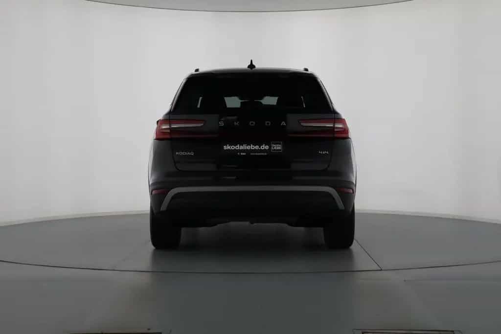 Skoda Kodiaq SELECTION 2.0TSI DSG 4x4 7-SITZE+ACCuvm 06/2025-photo-6