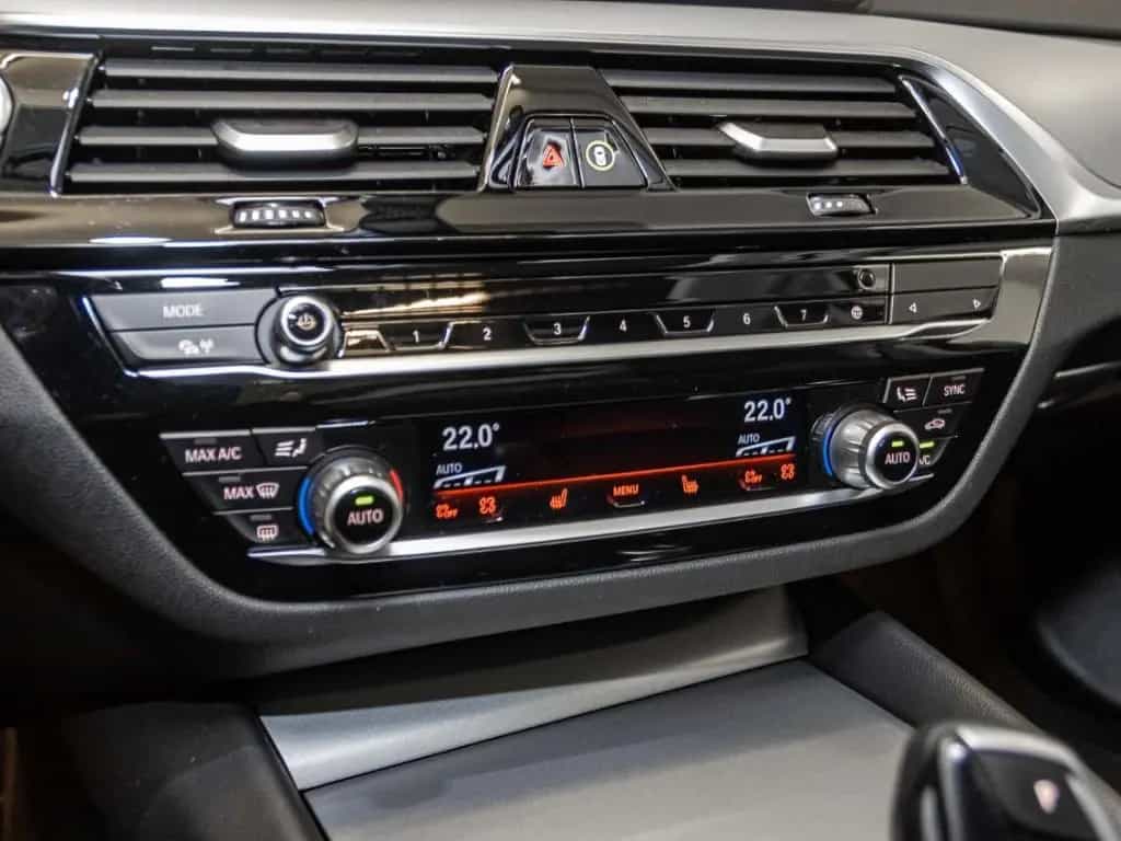 BMW 520 dTour.+AHK+Panorama+Navi+LED+RFK+eSitze+PDCv 08/2021-photo-10