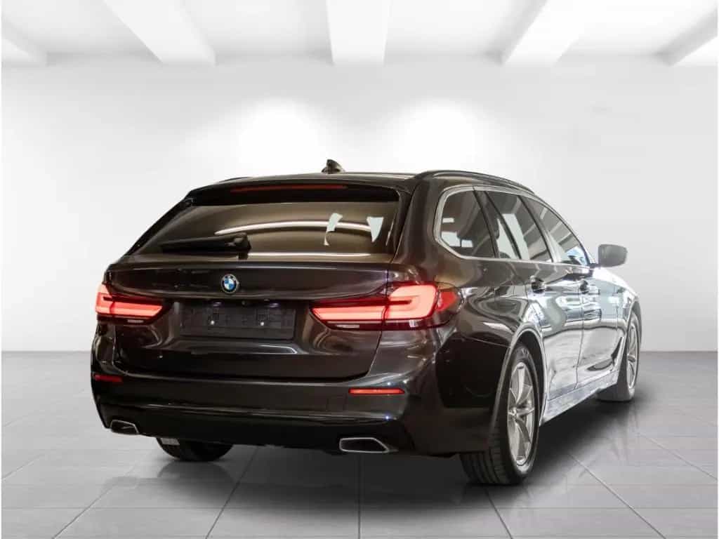 BMW 520 dTour.+AHK+Panorama+Navi+LED+RFK+eSitze+PDCv 08/2021-photo-2
