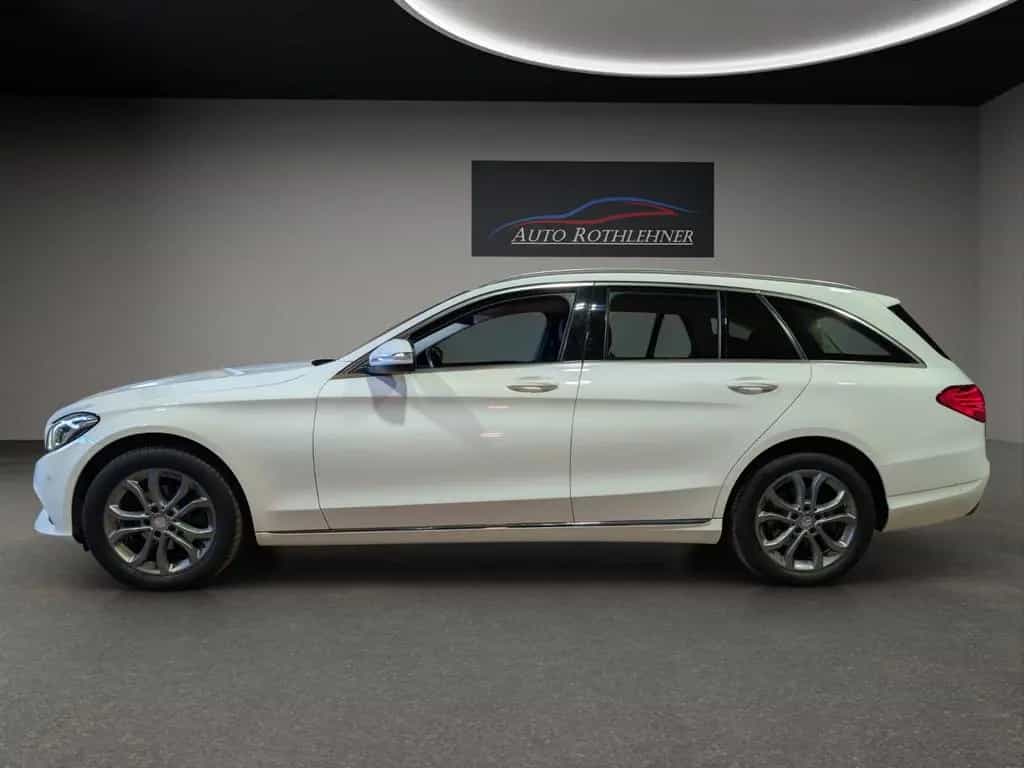 Mercedes-Benz C 180 T CGI*AUT*LED*AHK*Service neu*Garantie 12/2014-photo-1