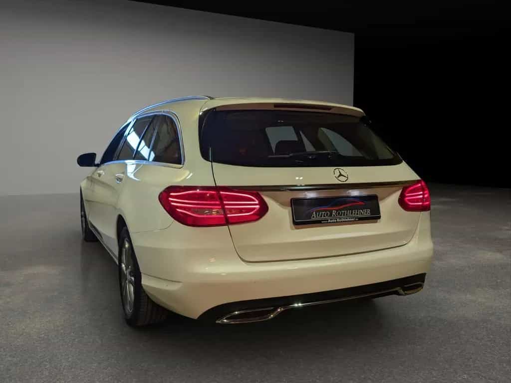 Mercedes-Benz C 180 T CGI*AUT*LED*AHK*Service neu*Garantie 12/2014-photo-2
