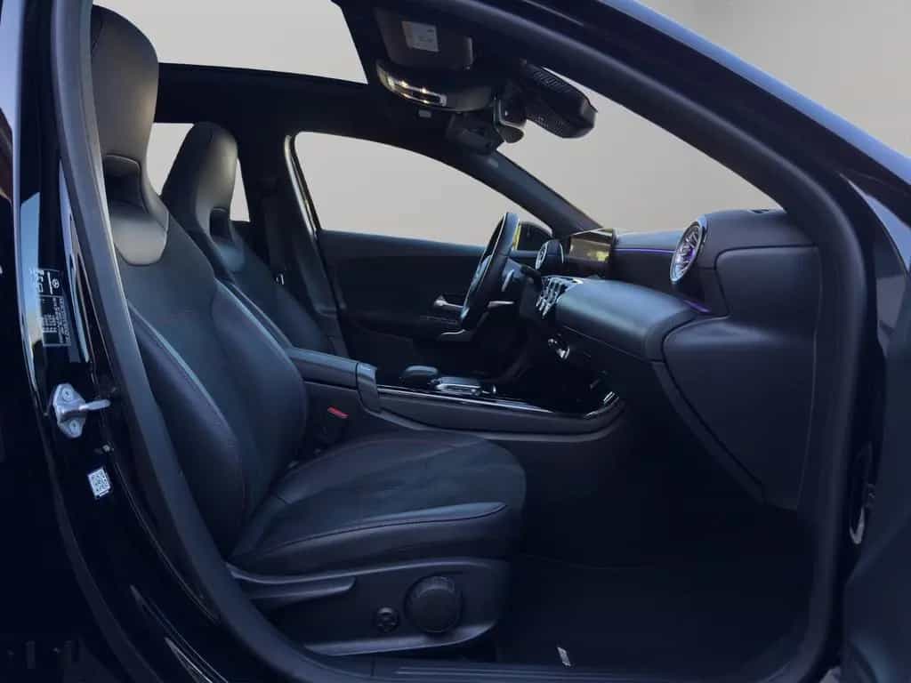 Mercedes-Benz A-Class 200 AMG-Line Pano*Night*360*Ambi*App*Distronic 10/2022-photo-14