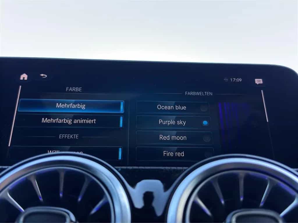 Mercedes-Benz A-Class 200 AMG-Line Pano*Night*360*Ambi*App*Distronic 10/2022-photo-18