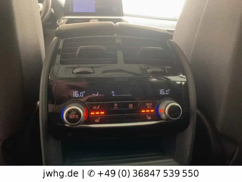 BMW 5 Series 520d T xDrive LEDER/COCKP-PRO/ACC/PANO/H&K 04/2021-photo-17