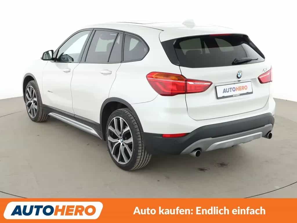 BMW X1 xDrive 25d xLine Aut.*NAVI*CAM*ACC* 04/2017-photo-3
