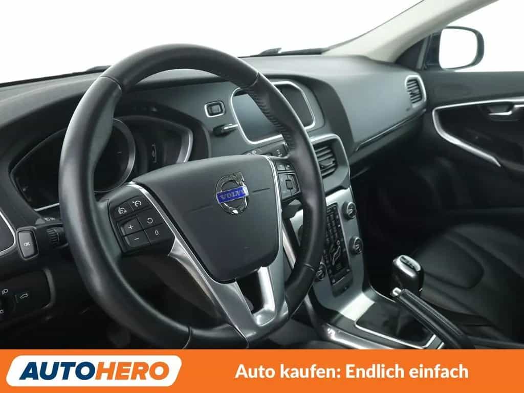 Volvo V40 2.0 D4 Ocean Race *NAVI*TEMPO*PDC*SHZ* 06/2015-photo-10