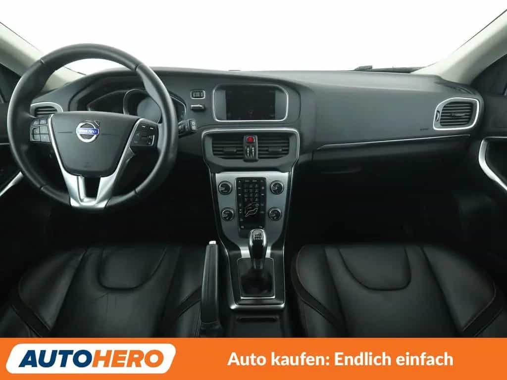 Volvo V40 2.0 D4 Ocean Race *NAVI*TEMPO*PDC*SHZ* 06/2015-photo-11