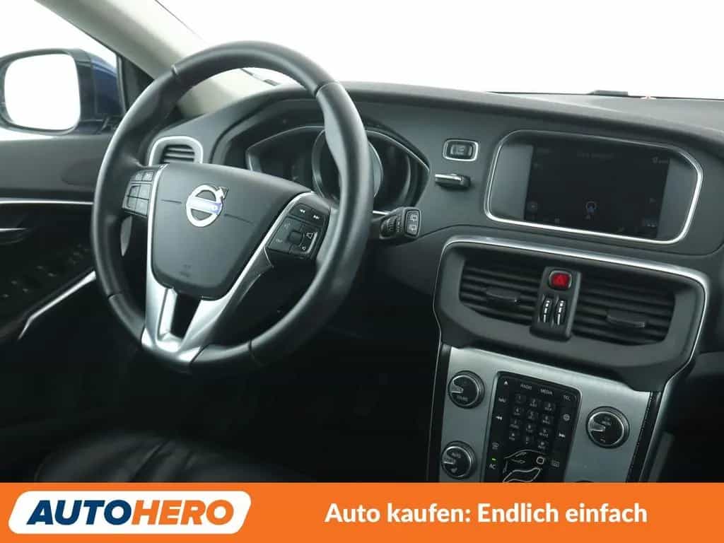 Volvo V40 2.0 D4 Ocean Race *NAVI*TEMPO*PDC*SHZ* 06/2015-photo-12