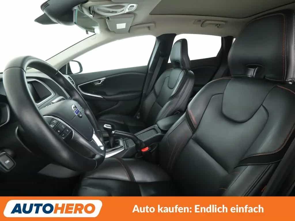 Volvo V40 2.0 D4 Ocean Race *NAVI*TEMPO*PDC*SHZ* 06/2015-photo-9