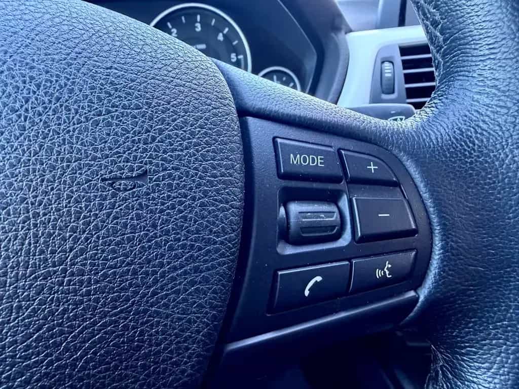 BMW 3 Series 318d Gran Turismo /NAVI/CAM/AHK/GARANTIE 03/2016-photo-16