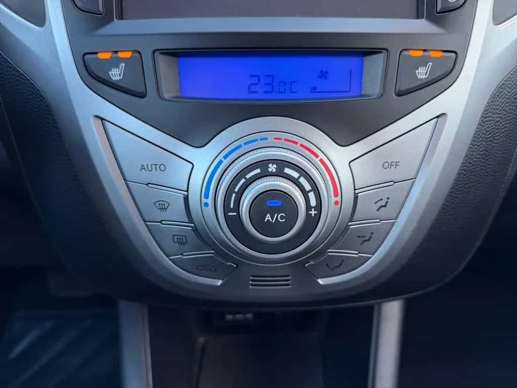 Hyundai ix20 1.6 blue Automatik  Style 05/2015-photo-25