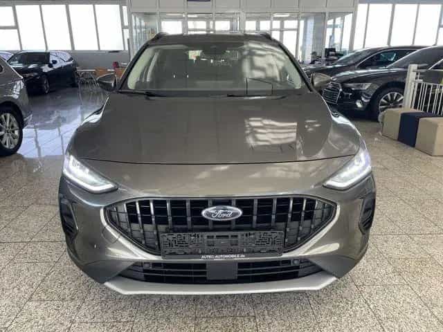 Ford Focus Turnier Active X HEAD-UP+LED+KAMERA+SPURH. 08/2022-photo-1