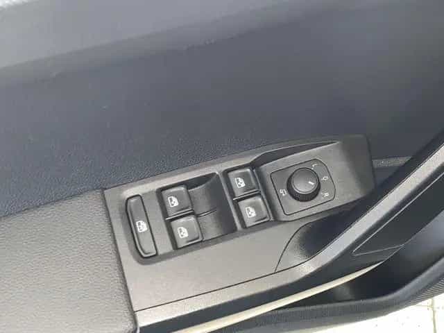 Seat Ibiza 1.0 TSI LED+KAMERA+SPURH.+SHZ+KEYLESS+ACC 12/2023-photo-17