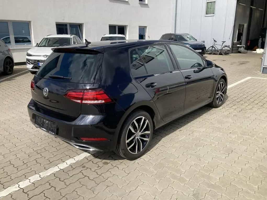 Volkswagen Golf 1.5 TSI Highline Pano Black AHK LED 07/2018-photo-5