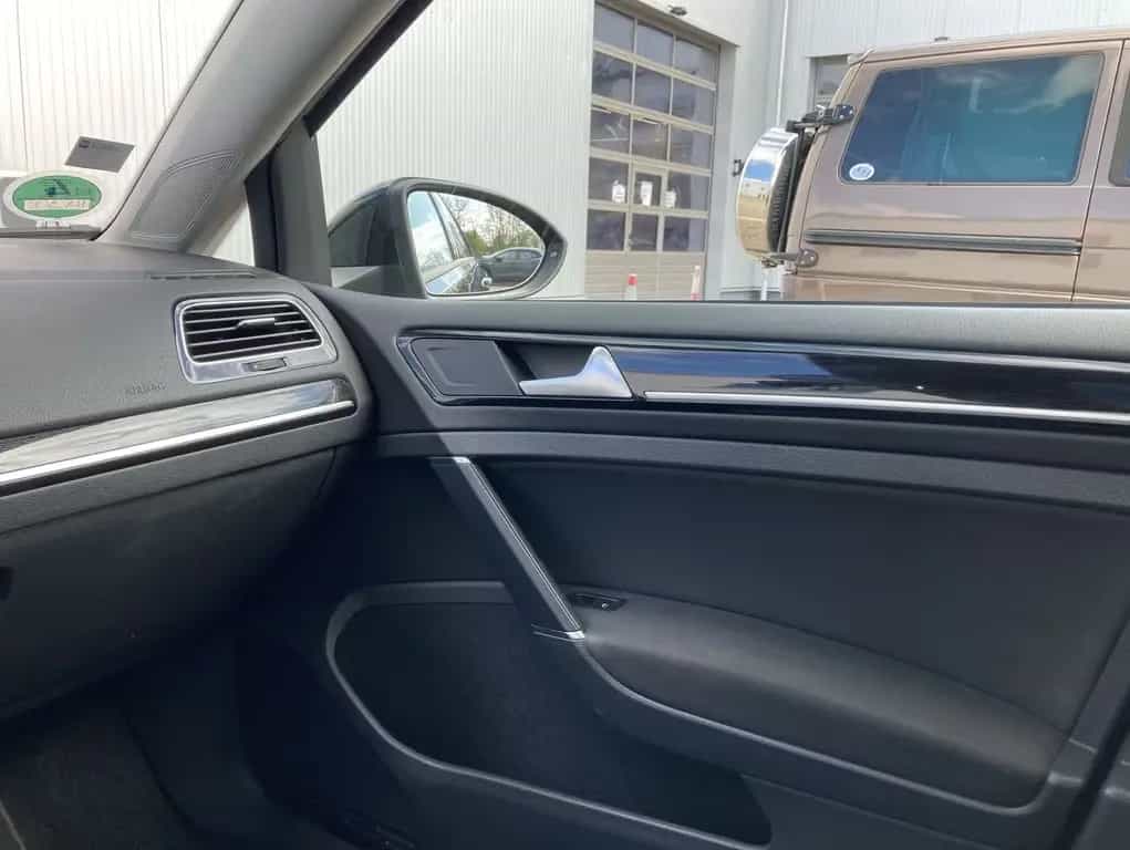 Volkswagen Golf 1.5 TSI Highline Pano Black AHK LED 07/2018-photo-7