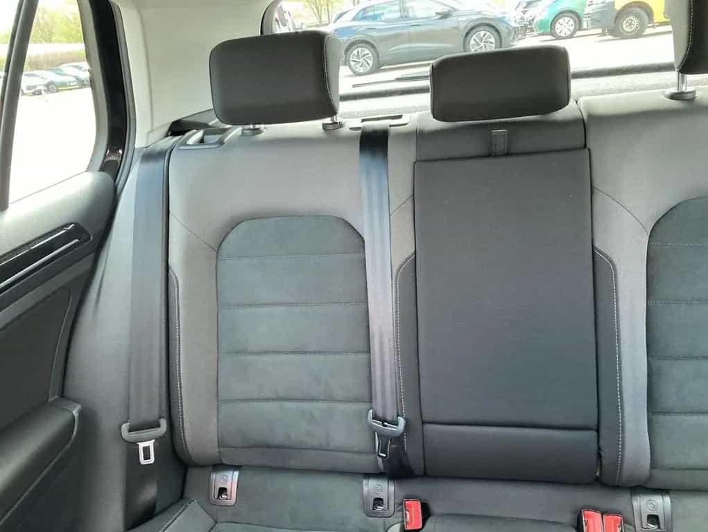 Volkswagen Golf 1.5 TSI Highline Pano Black AHK LED 07/2018-photo-8